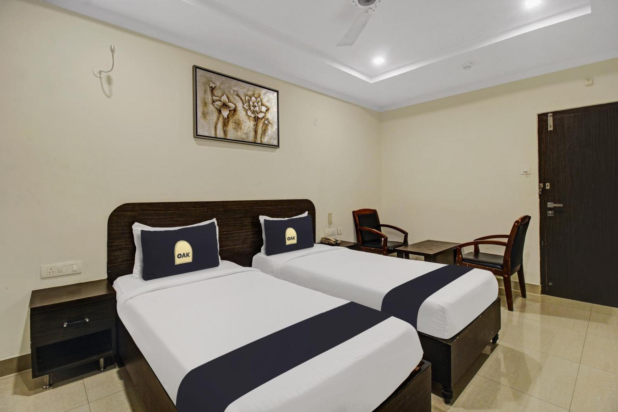 Отель Super Townhouse Oak Lb Nagar Ramoji Хайдарабад Экстерьер фото
